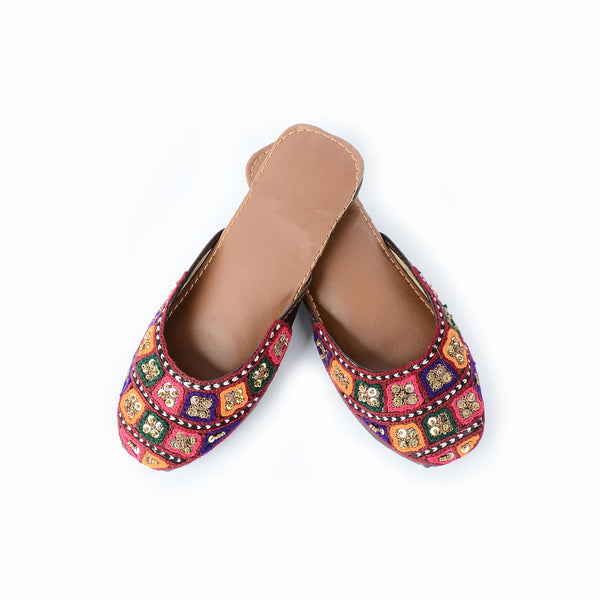 Colourful Embroidered khussa